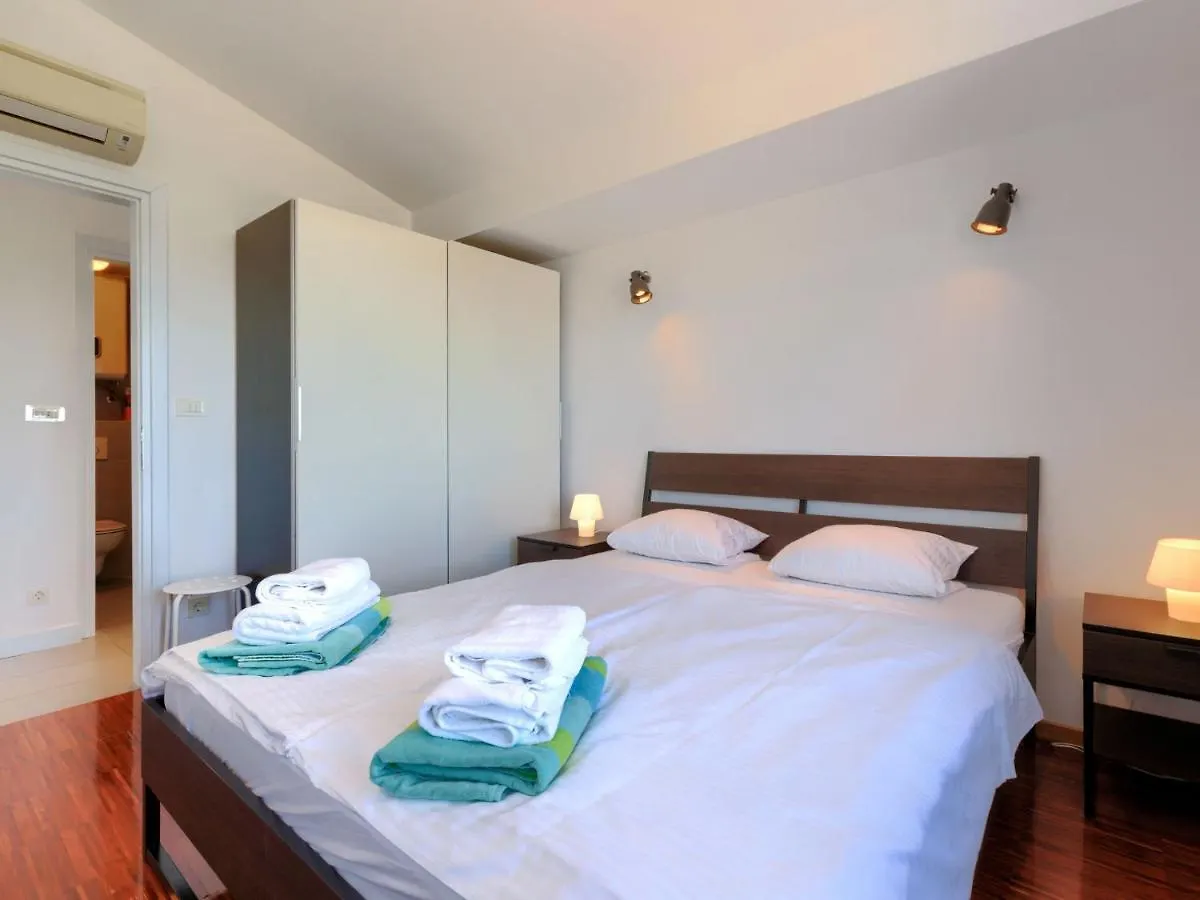 Apartment Rak By Interhome Umag